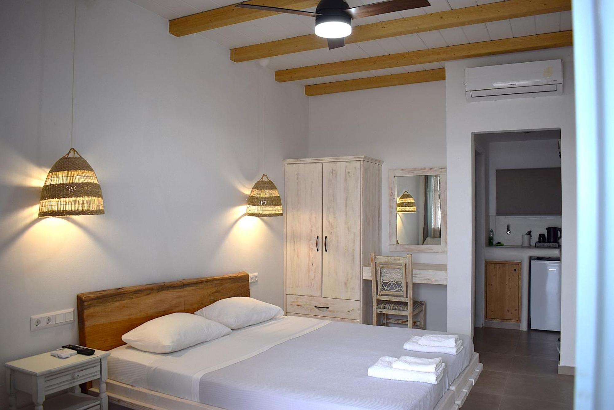 Κalamitsi Rooms & Apartments Kímolos Exterior photo