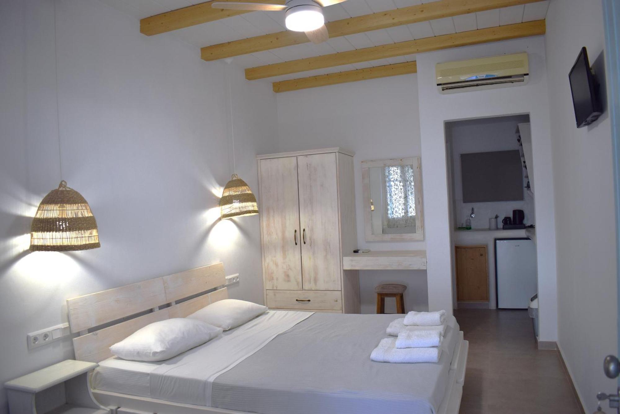Κalamitsi Rooms & Apartments Kímolos Exterior photo